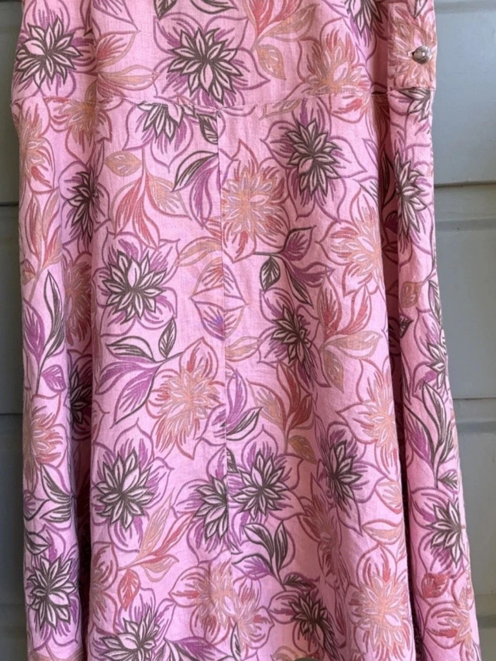 Cut Loose -Pink Linen Floral
Flared Midi Skirt- Size M - Picture 6 of 6